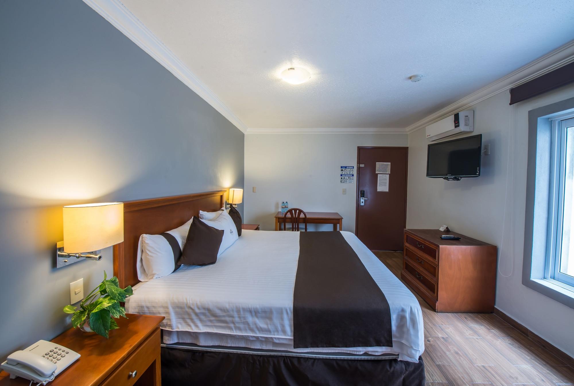 Del Marques Hotel And Suites Гуадалахара Екстериор снимка