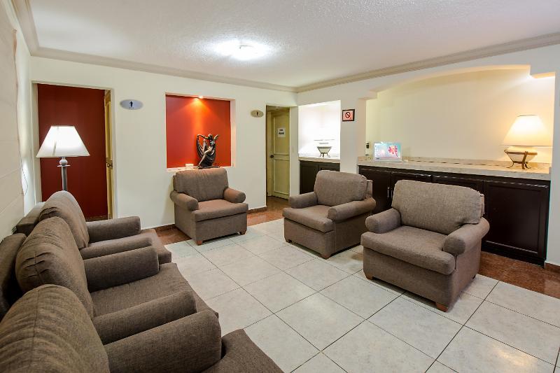 Del Marques Hotel And Suites Гуадалахара Екстериор снимка