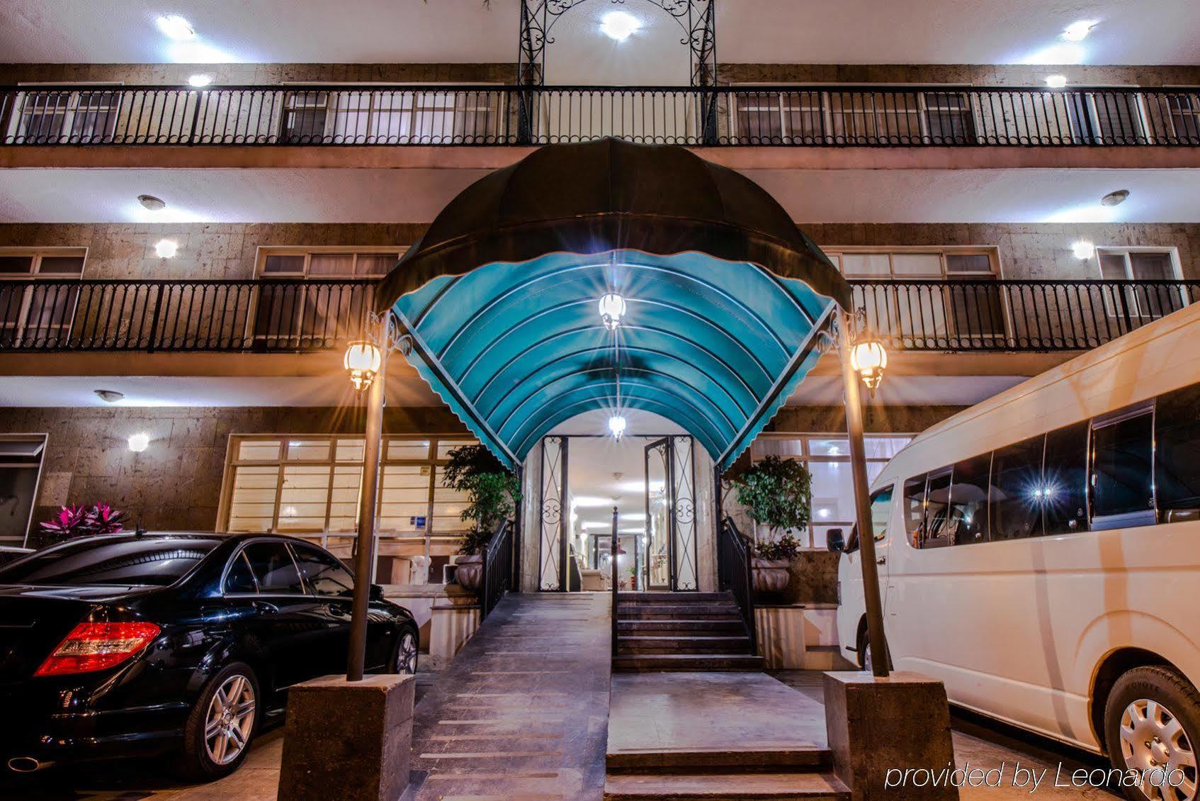 Del Marques Hotel And Suites Гуадалахара Екстериор снимка