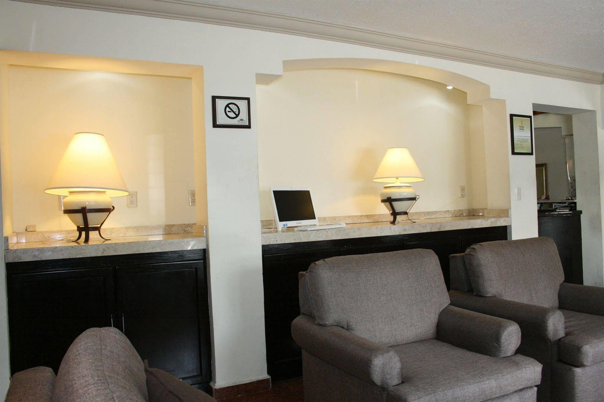 Del Marques Hotel And Suites Гуадалахара Екстериор снимка