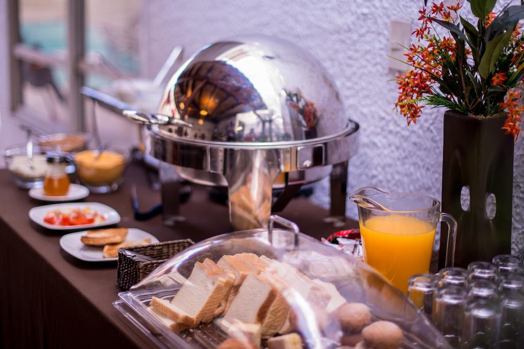 Del Marques Hotel And Suites Гуадалахара Екстериор снимка